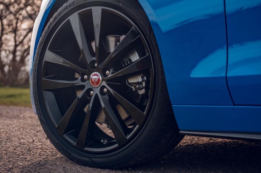 Колеса Jaguar XE R-Dynamic Reims Edition 2020 года  (UK) (фото 77 из 84)